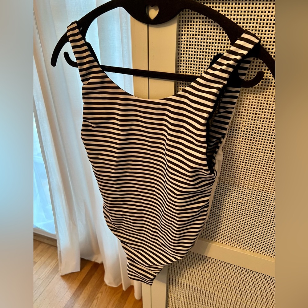 OnePeace black and white reversible bathing suit size S